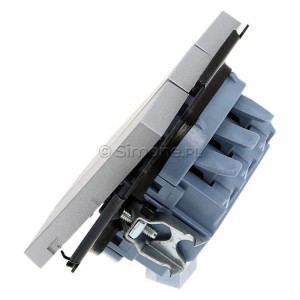 TP31.01/143 Przycisk zwierny potrójny Aluminium Mat Simon 55 - Widok z boku