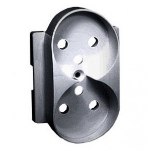 82068PDZ-93 Pokrywa Gniazda elektrycznego podwójnego z uziemieniem i przesłonami torów prądowych Aluminium Simon 82 - Widok z przodu