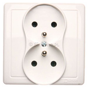 BMGZ2/11 Gniazdo podwójne z bolcem uziemiającym Biały Simon Basic - Widok z przodu