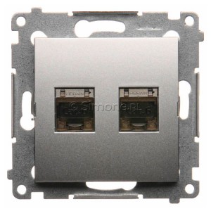 D62E.01/43 Gniazdo komputerowe podwójne 2xRJ45 kat. 6 ekranowane z przesłoną przeciwkurzową Srebrny Mat Simon 54 - Widok z przodu