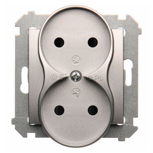 DG2MZ.01/43 Gniazdo podwójne bez bolca uziemiającego z przesłoną torów prądowych Srebrny Mat Simon 54 - Widok z przodu