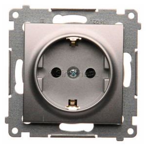 DGSZ1Z.01/43 Gniazdo pojedyncze Schuko z przesłoną torów prądowych Srebrny Mat Simon 54 - Widok z przodu