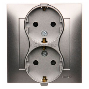 DGSZ2Z/43 Gniazdo podwójne Schuko z przesłoną torów prądowych Srebrny Mat Simon 54 - Widok z przodu