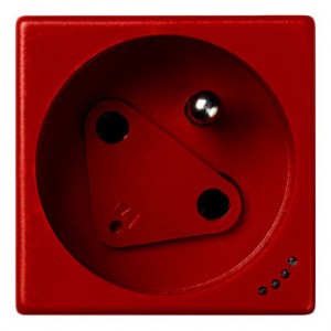 KLS02/6 Gniazdo K45 DATA z kluczem  z uziemieniem 16A/230V~  ze wskaźnikiem zasilania  czerwony Simon Connect - Widok z przodu