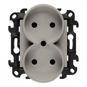 NG2MCZ.01/42 Gniazdo wtyczkowe podwójne bez uziemienia z przesłonami torów prądowych 16A Kaszmirowy Simon 24 - Widok z przodu