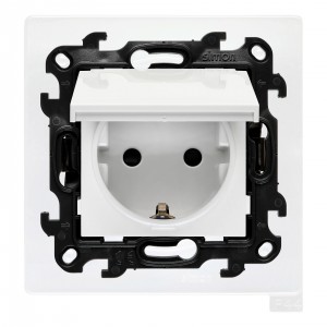NGSZ1BCZ.01E/11 Gniazdo hermetyczne z bolcem uziemiającym typu Schuko, przesłoną torów prądowych, uszczelką ramki i klapką w kolorze wyrobu Biały Simon 24 - Widok z przodu