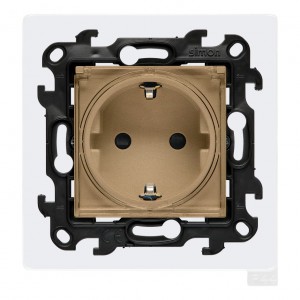 NGSZ1BCZ.01E/34A Gniazdo hermetyczne z bolcem uziemiającym typu Schuko, przesłoną torów prądowych, uszczelką ramki i klapką transparentną Szampański Mat Simon 24 - Widok z przodu
