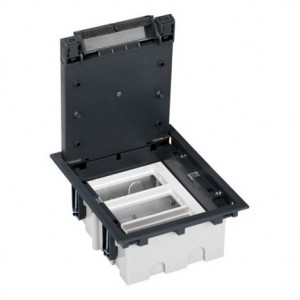 SF310/1 Puszka podłogowa 3-modułowa  6x K45  gł. 93mm + SM302/9  szary Simon Connect - Widok z przodu