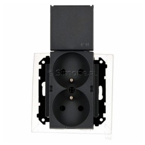 TGZ2BMCZ.01/116 Gniazdo hermetyczne podwójne z bolcem uziemiającym do wersji IP44, przesłoną torów prądowych i klapką w kolorze wyrobu 16A, szybkozłącza Grafitowy Mat Simon 55 - Widok z przodu