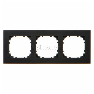 TRD3.166/149 Ramka potrójna DUO (Ramka Czarna, podstawa w kolorze Złoty) Czarny + Złoty Simon 55 - Widok z przodu